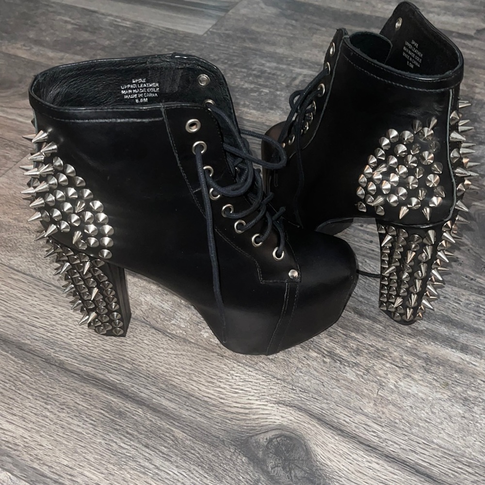 Only worn once. They are too small for me.